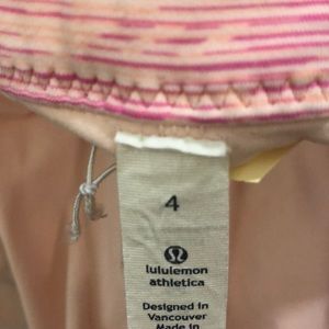 lululemon athletica Skirts - Lululemon pink and white skirt, sz 4, 71249 lululemon athletica Skirts - Lululemon pink and white skirt, sz 4, 71249